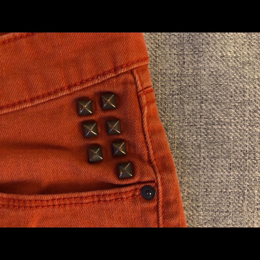 Shorts - Picture 3 of 6